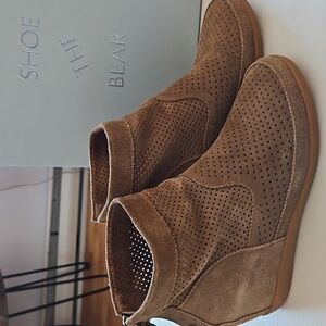 Shoe The Bear Wedge Booties Sz 40